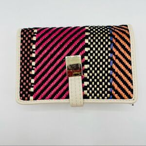 Safekeeper Weaved Design Wallet